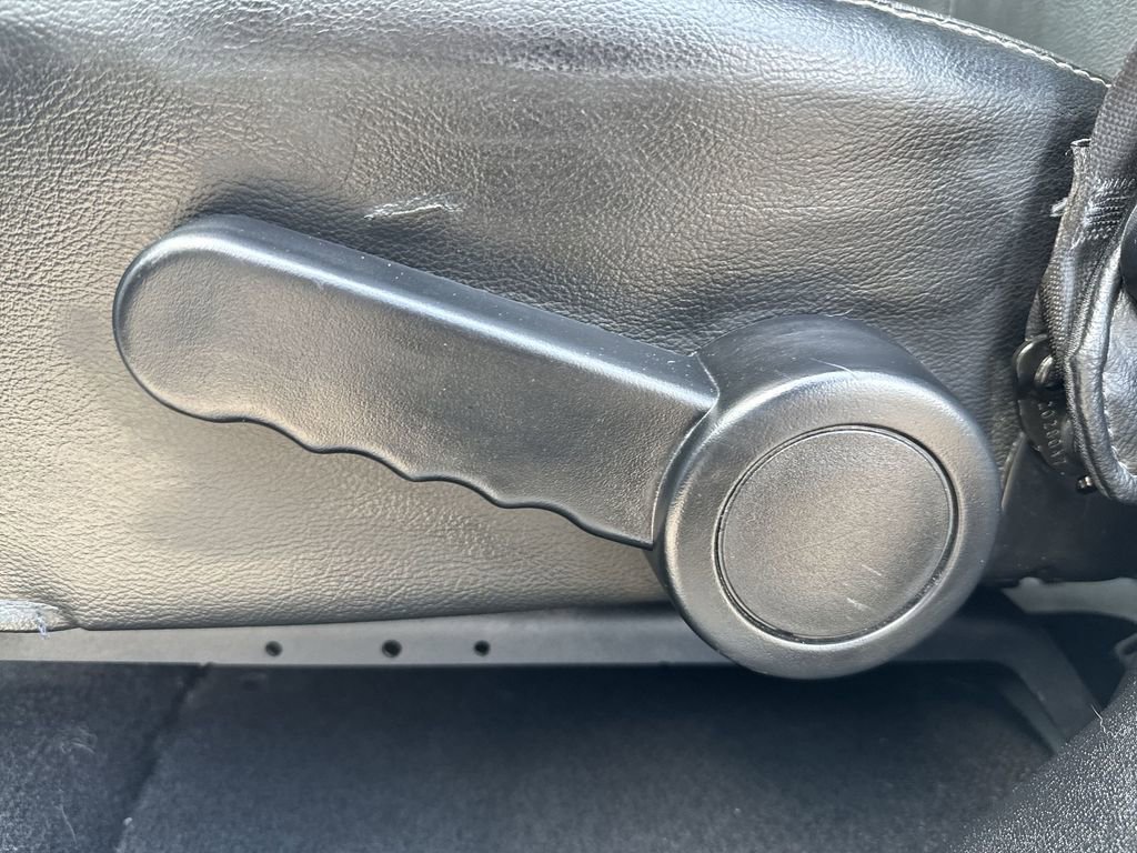 Used 2015 Jeep Wrangler Unlimited Rubicon image 12