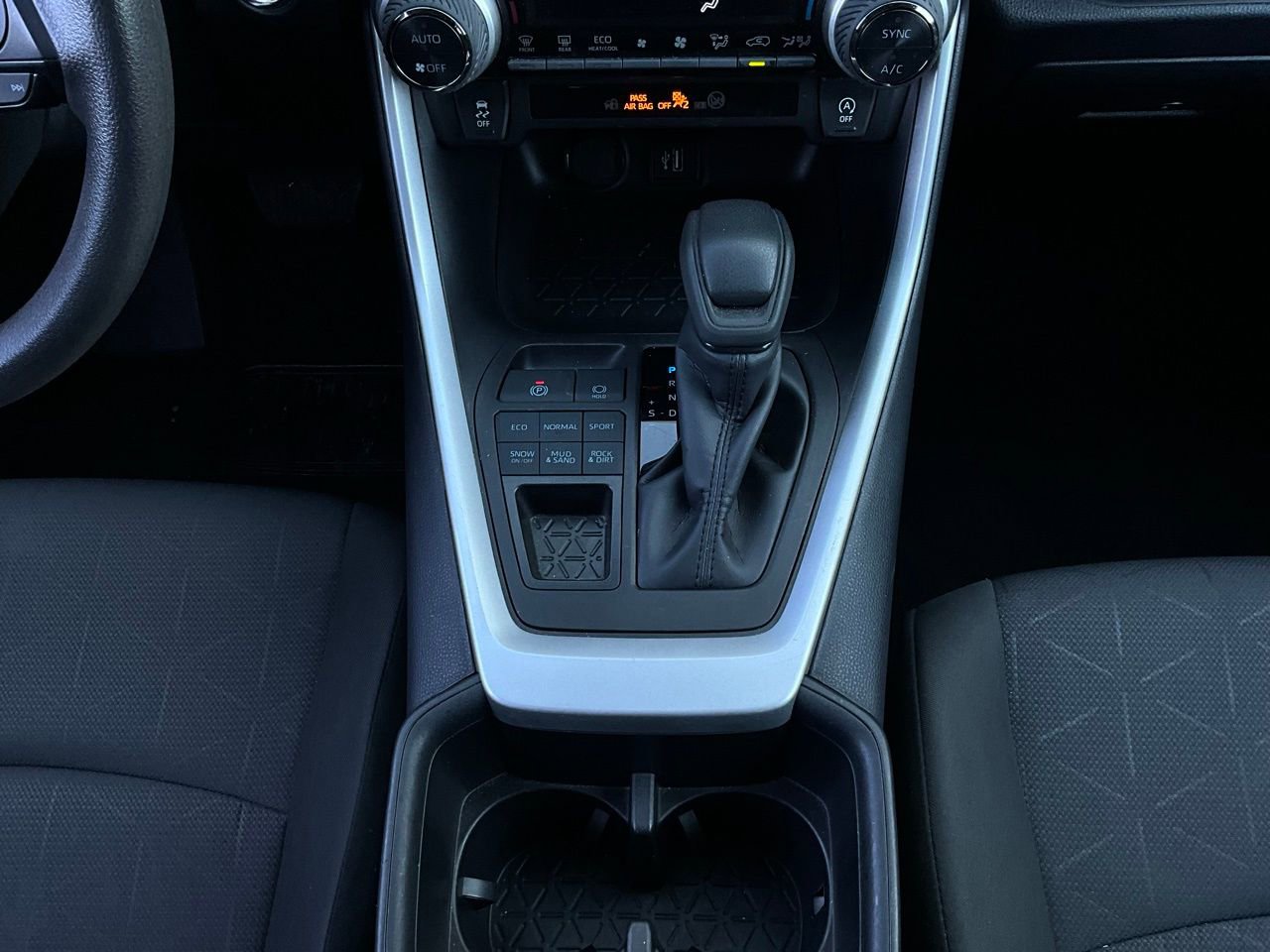 Used 2025 Toyota RAV4 XLE image 15