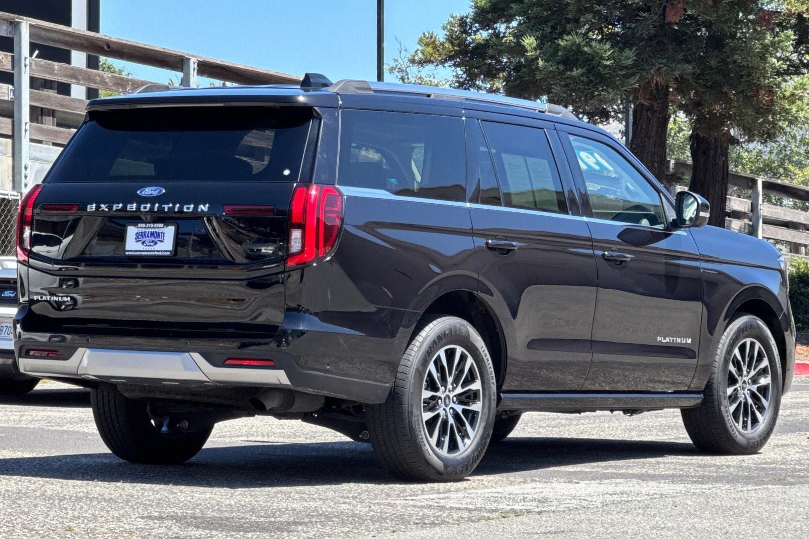 Certified 2025 Ford Expedition Platinum AWD/4WD image 6