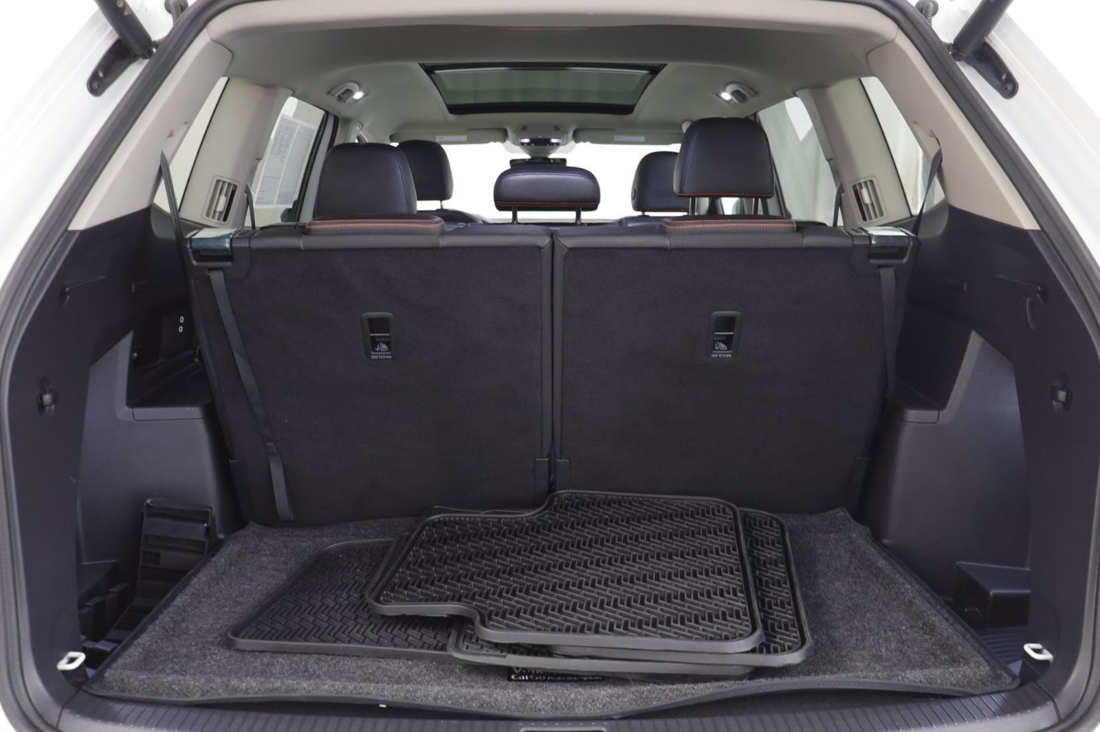 Used 2025 Volkswagen Atlas Peak Edition SE image 17