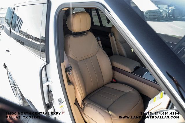 New 2026 Land Rover Range Rover Long Wheelbase SE image 33