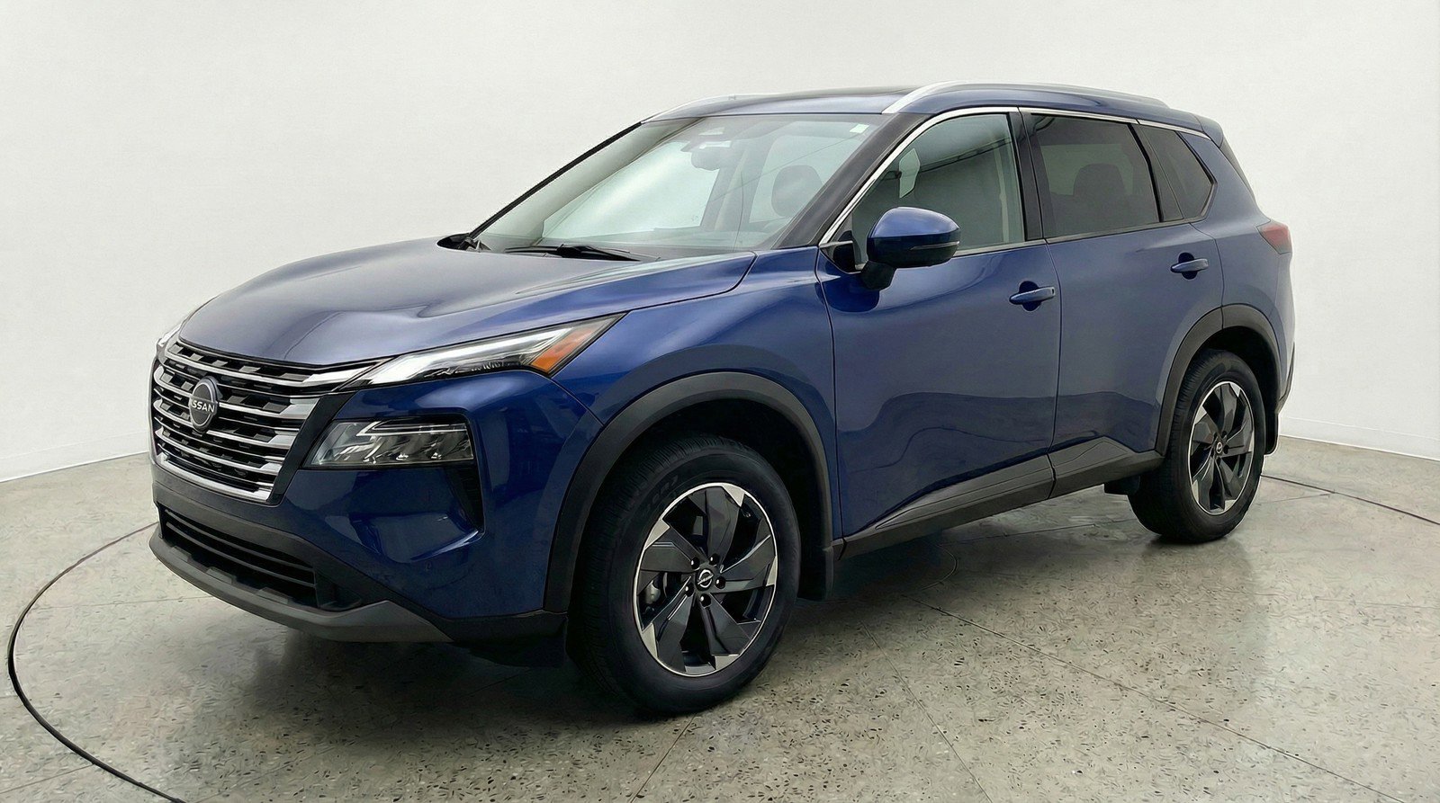 Used 2025 Nissan Rogue SV image 3