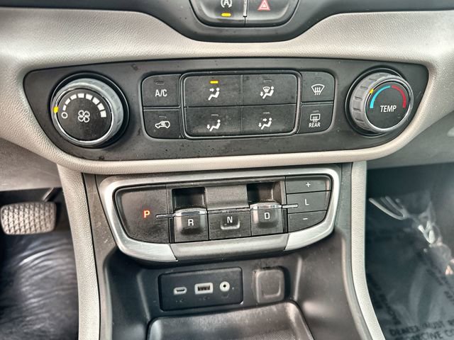 Used 2024 GMC Terrain SLE image 23