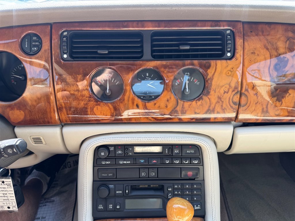 Used 2000 Jaguar XK8 Convertible image 20
