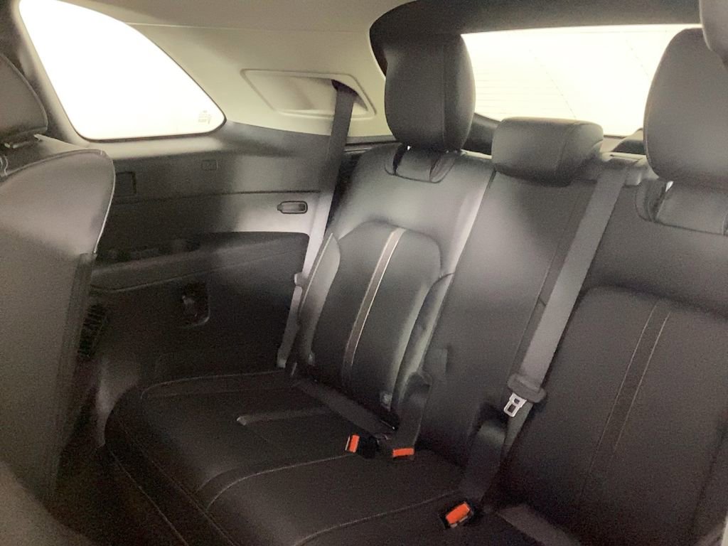 Used 2024 MAZDA CX-90 3.3 Turbo w/ Select Package image 14