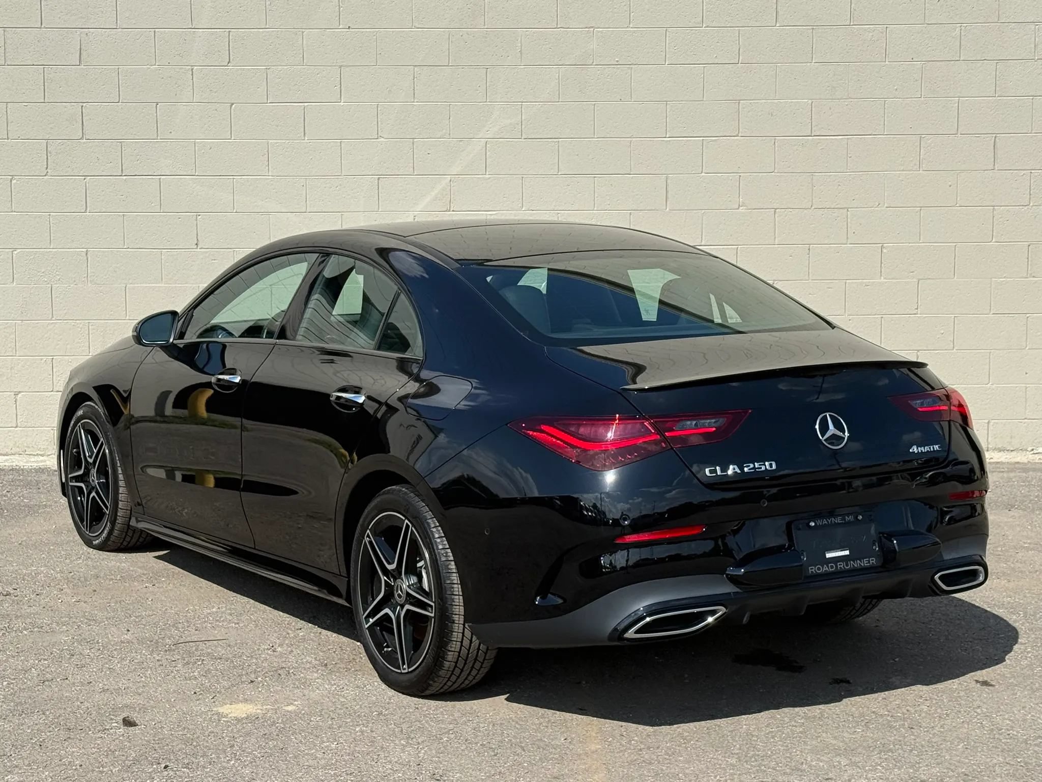 Used 2025 Mercedes-Benz CLA 250 4MATIC w/ AMG Night Package image 6