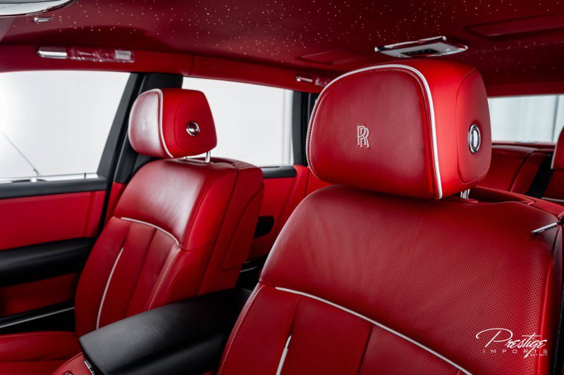 Used 2024 Rolls-Royce Phantom Sedan image 27