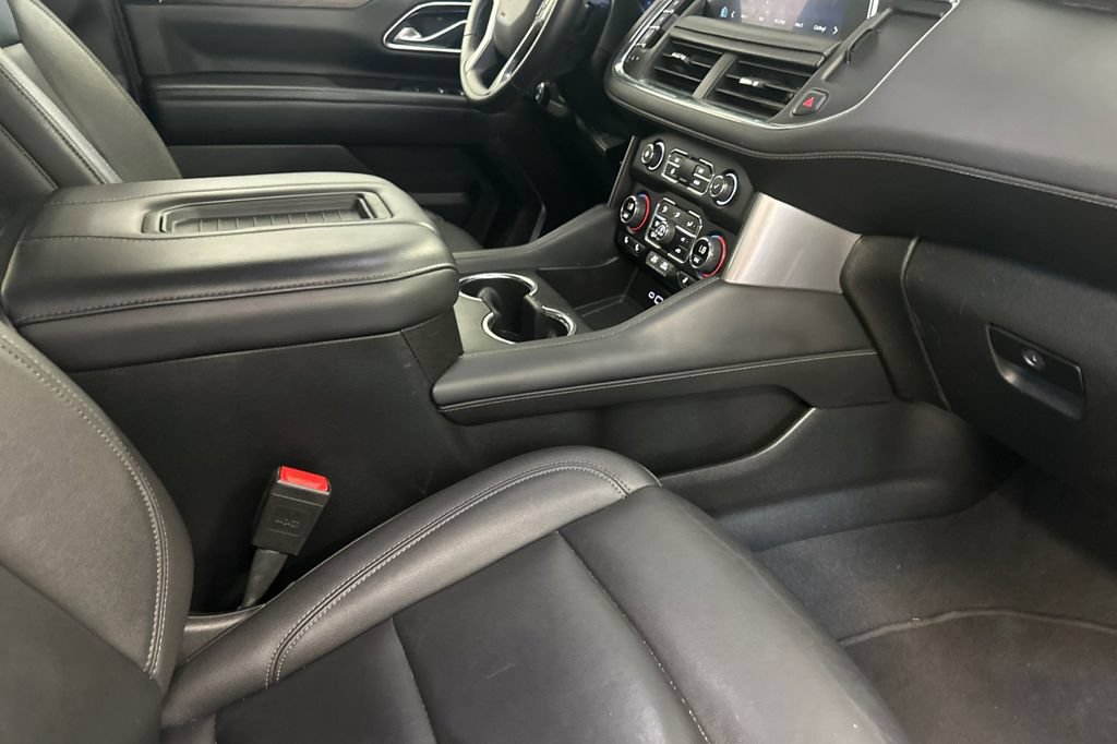 Used 2024 Chevrolet Suburban LT AWD/4WD image 17