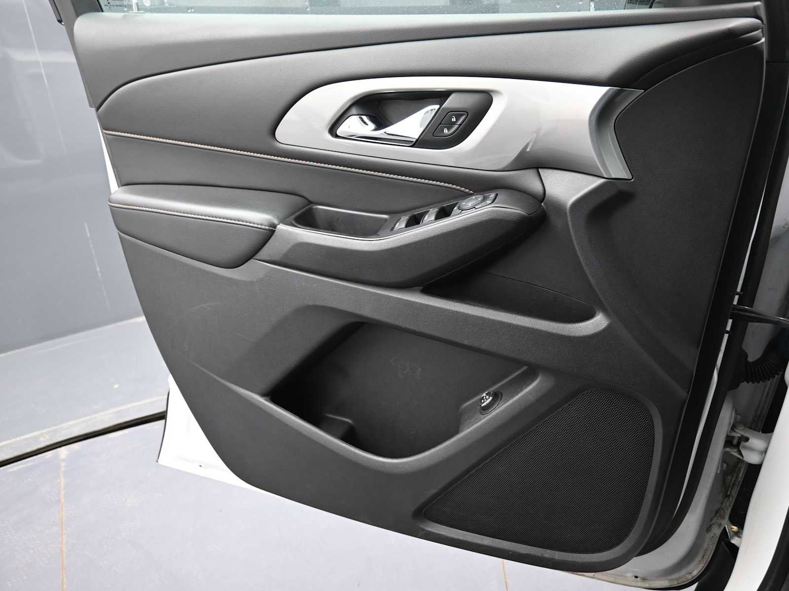 Used 2018 Chevrolet Traverse LT w/ LPO, Floor Liner Package image 11