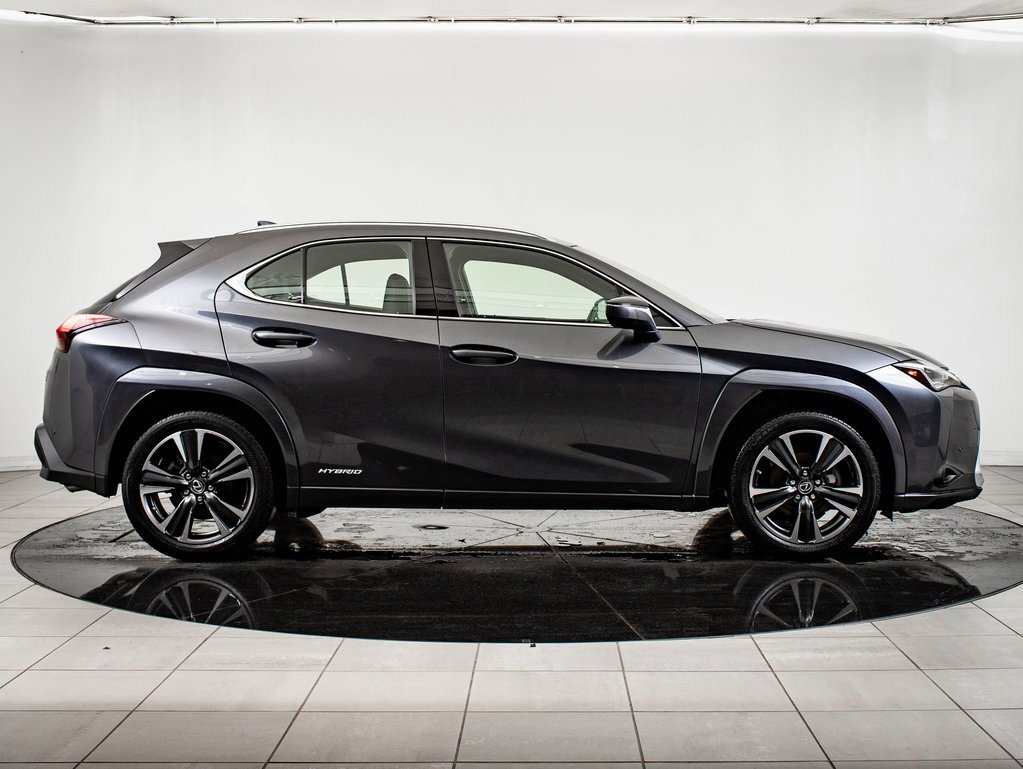 Used 2022 Lexus UX 250h w/ Premium Package image 11