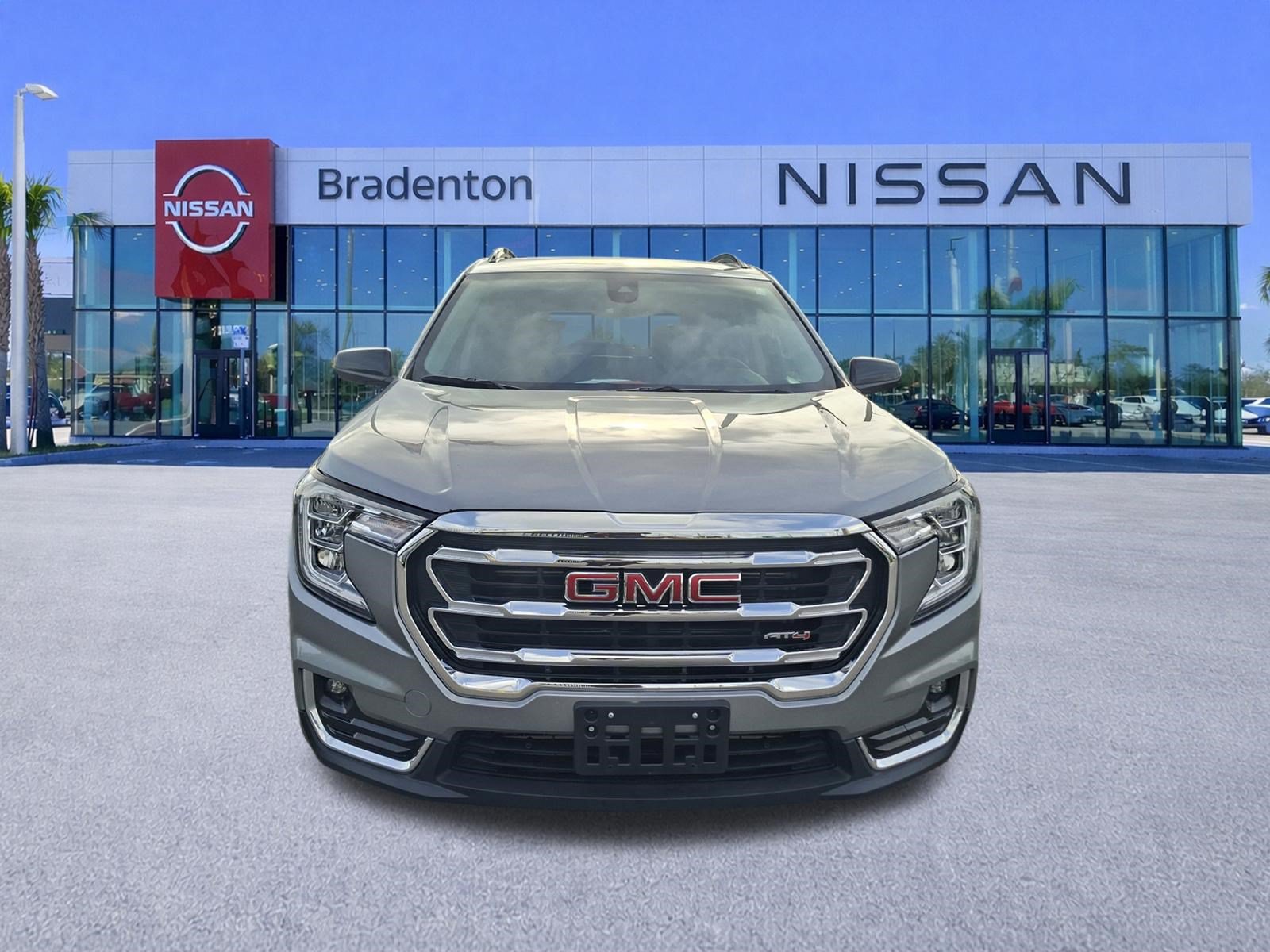 Used 2023 GMC Terrain AT4 AWD/4WD image 2
