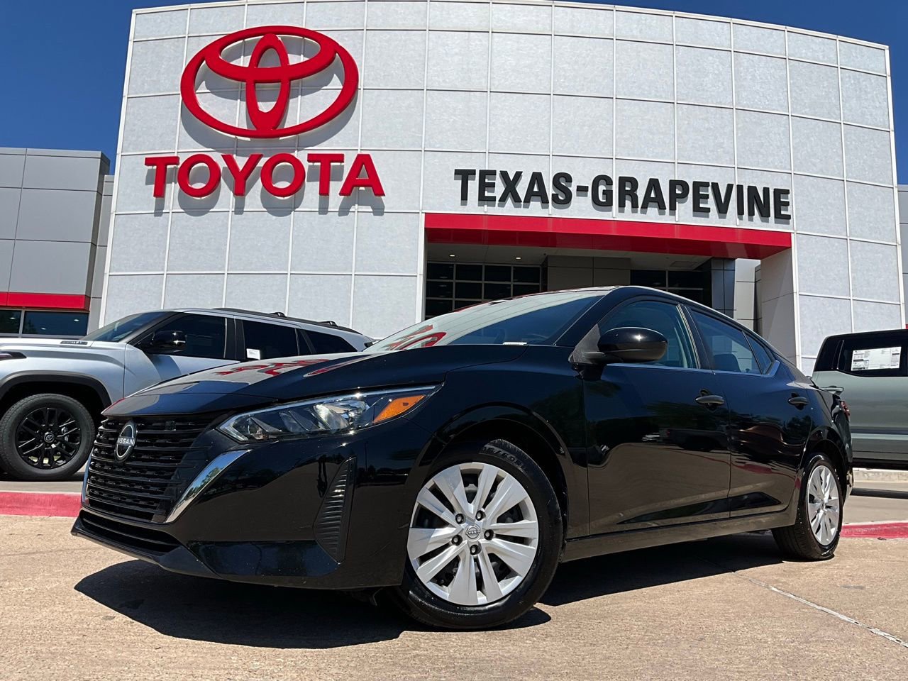 Used 2025 Nissan Sentra S image 2