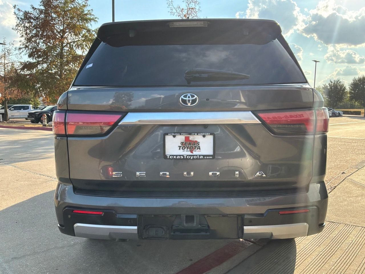 Used 2024 Toyota Sequoia Capstone AWD/4WD image 7