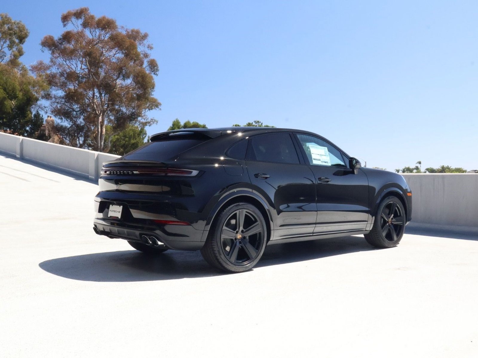 New 2026 Porsche Cayenne Coupe AWD/4WD image 8