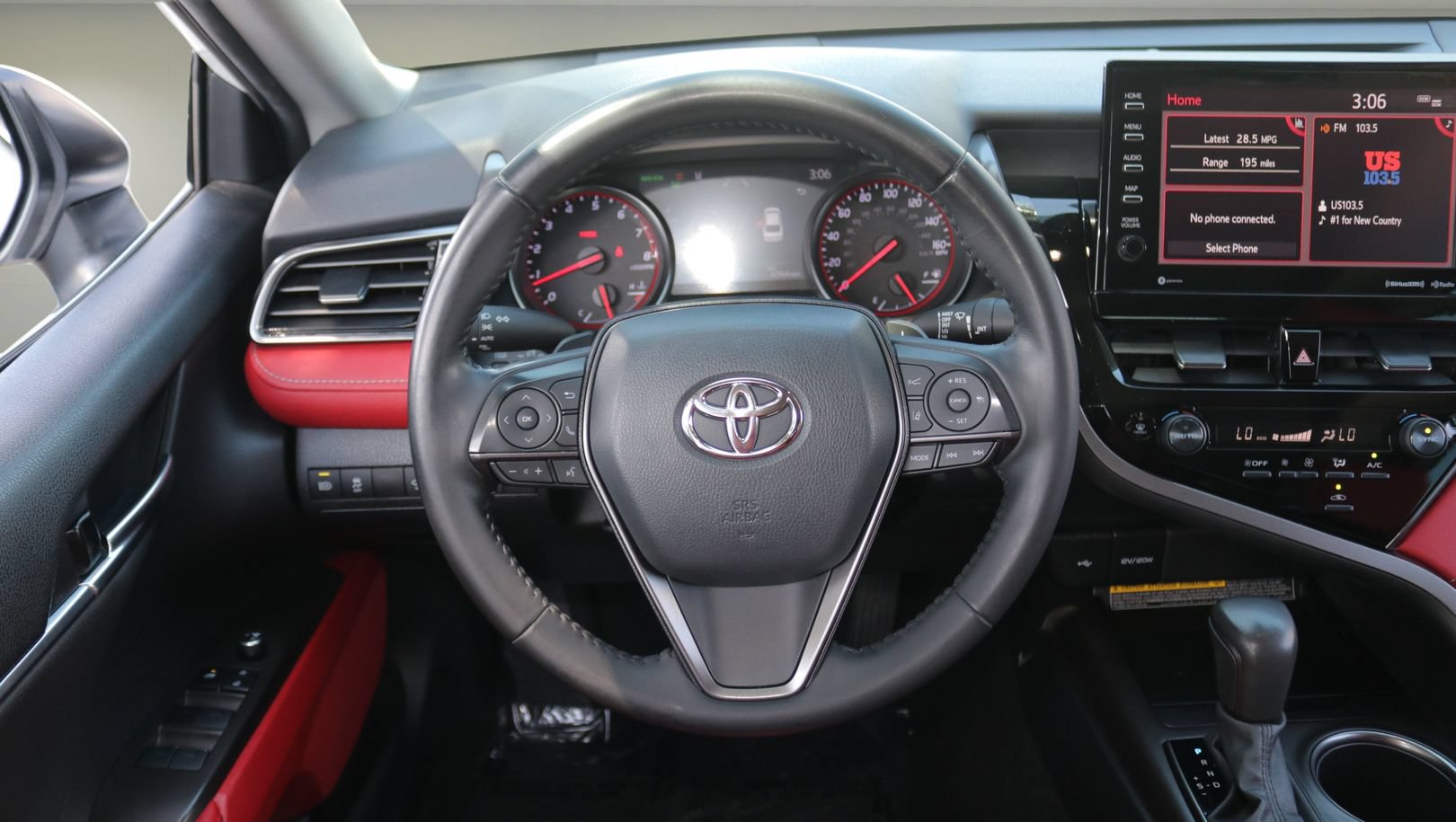 Used 2021 Toyota Camry XSE FWD image 15
