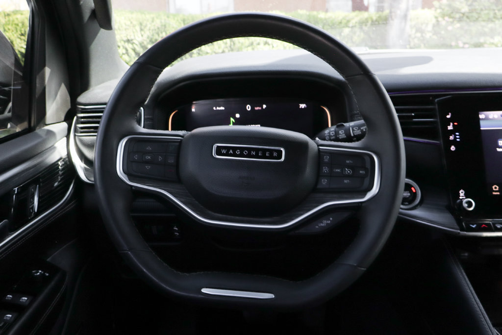 Used 2024 Jeep Wagoneer Series II RWD image 23