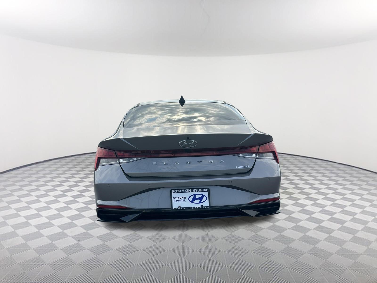 Used 2023 Hyundai Elantra Limited FWD image 6