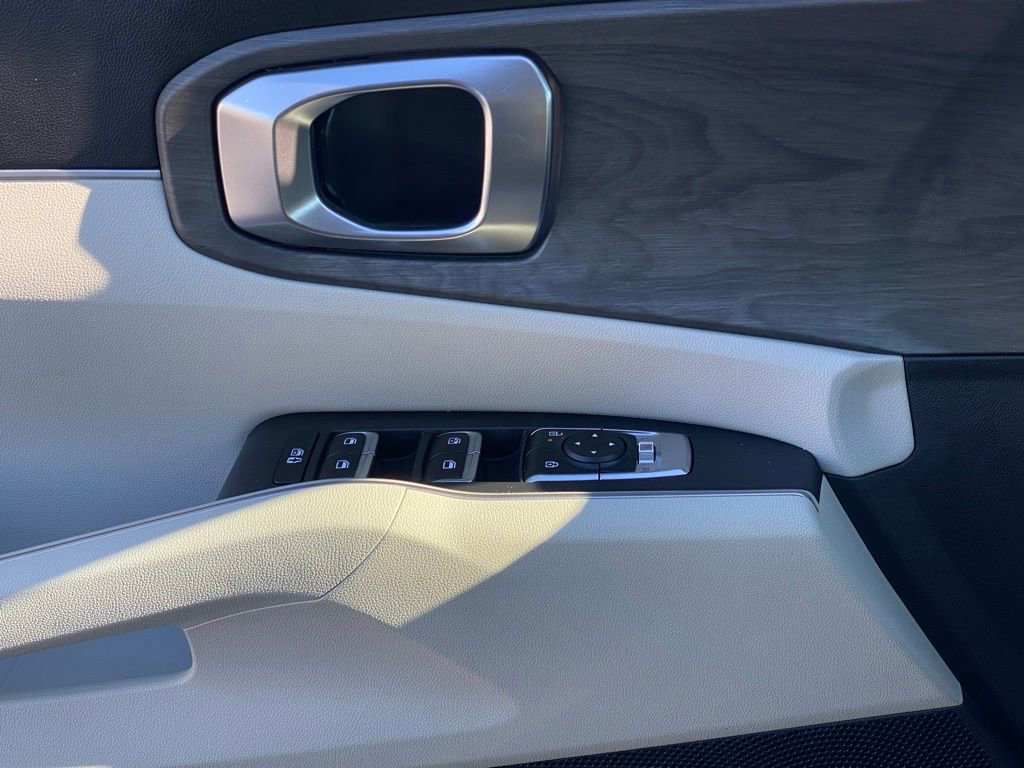 Certified 2025 Kia Sorento X-Line EX image 21