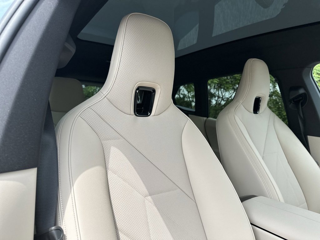 New 2026 BMW iX xDrive60 image 27