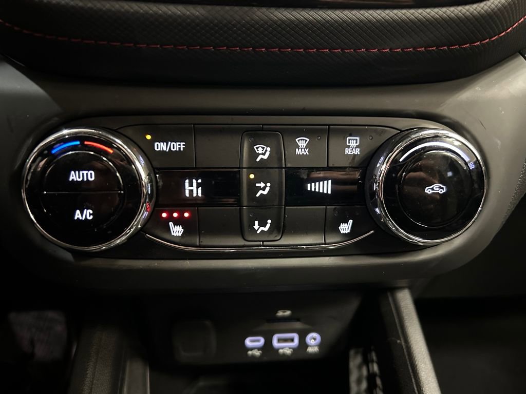 Used 2022 Chevrolet TrailBlazer RS w/ Technology Package image 16