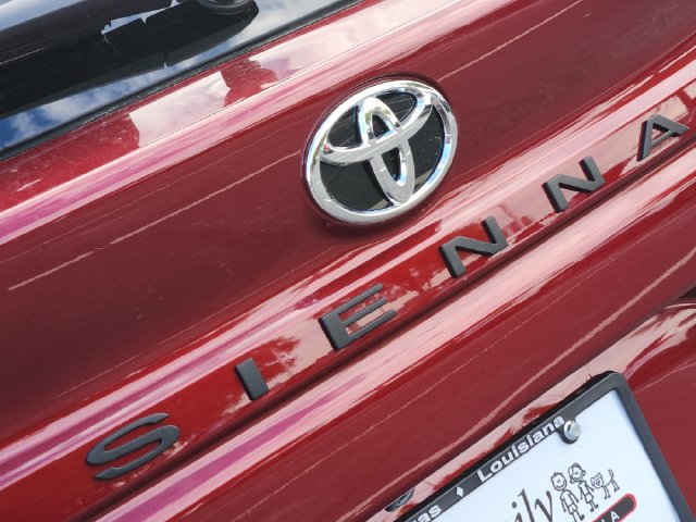 New 2026 Toyota Sienna XLE FWD image 9