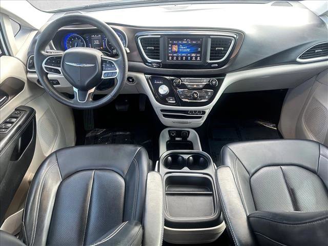 Used 2021 Chrysler Voyager Lxi image 16