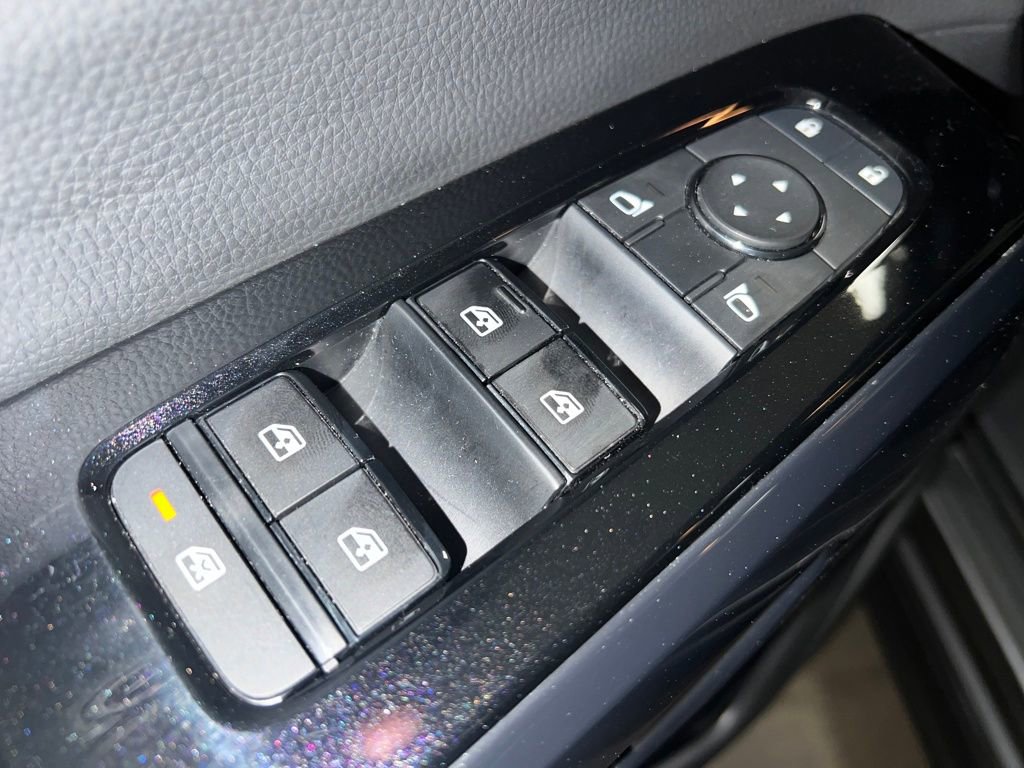 Used 2022 Nissan Pathfinder SV image 14