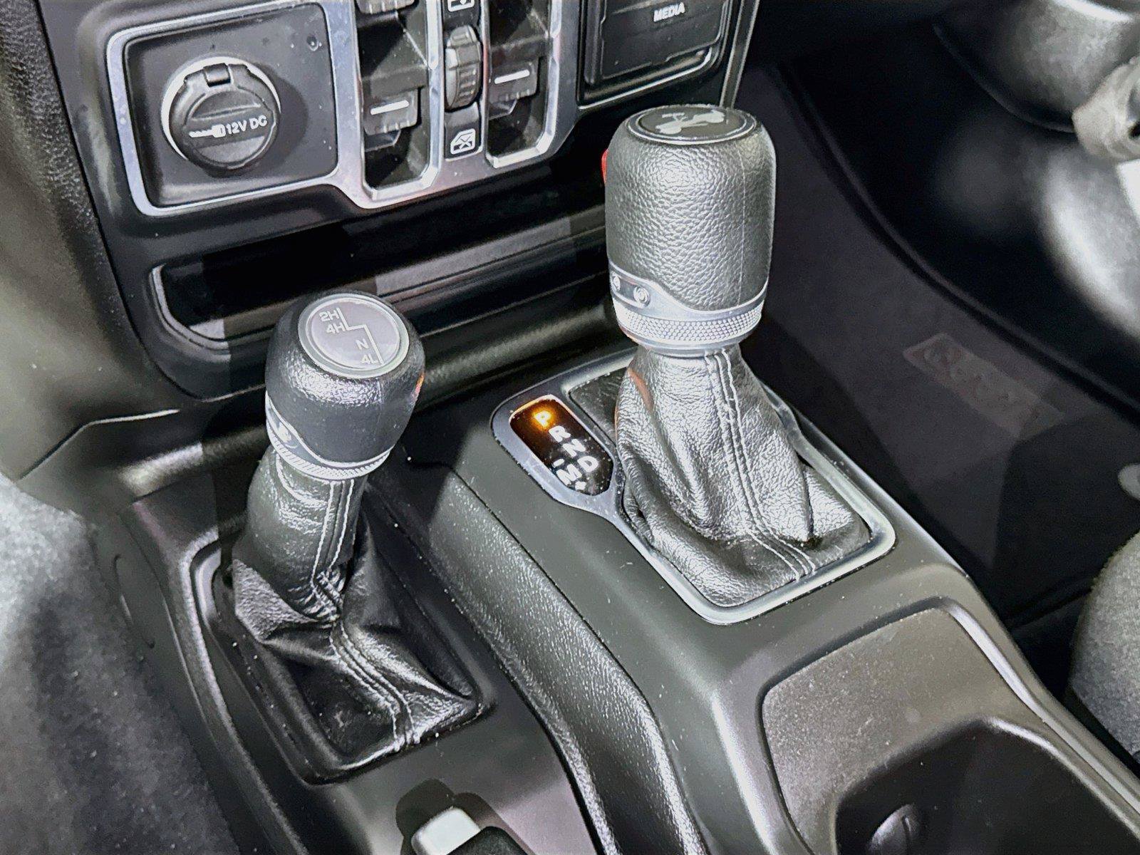Used 2025 Jeep Wrangler Unlimited Sahara AWD/4WD image 14