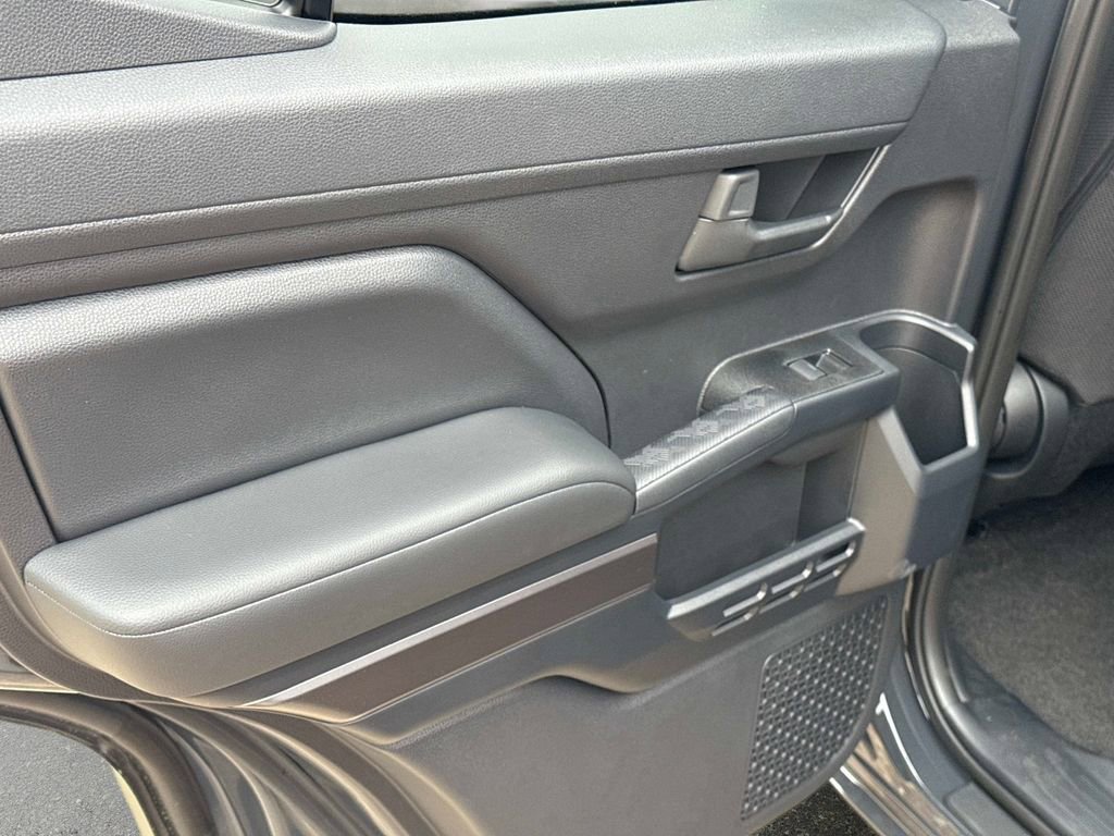 New 2026 Toyota 4Runner SR5 AWD/4WD image 11