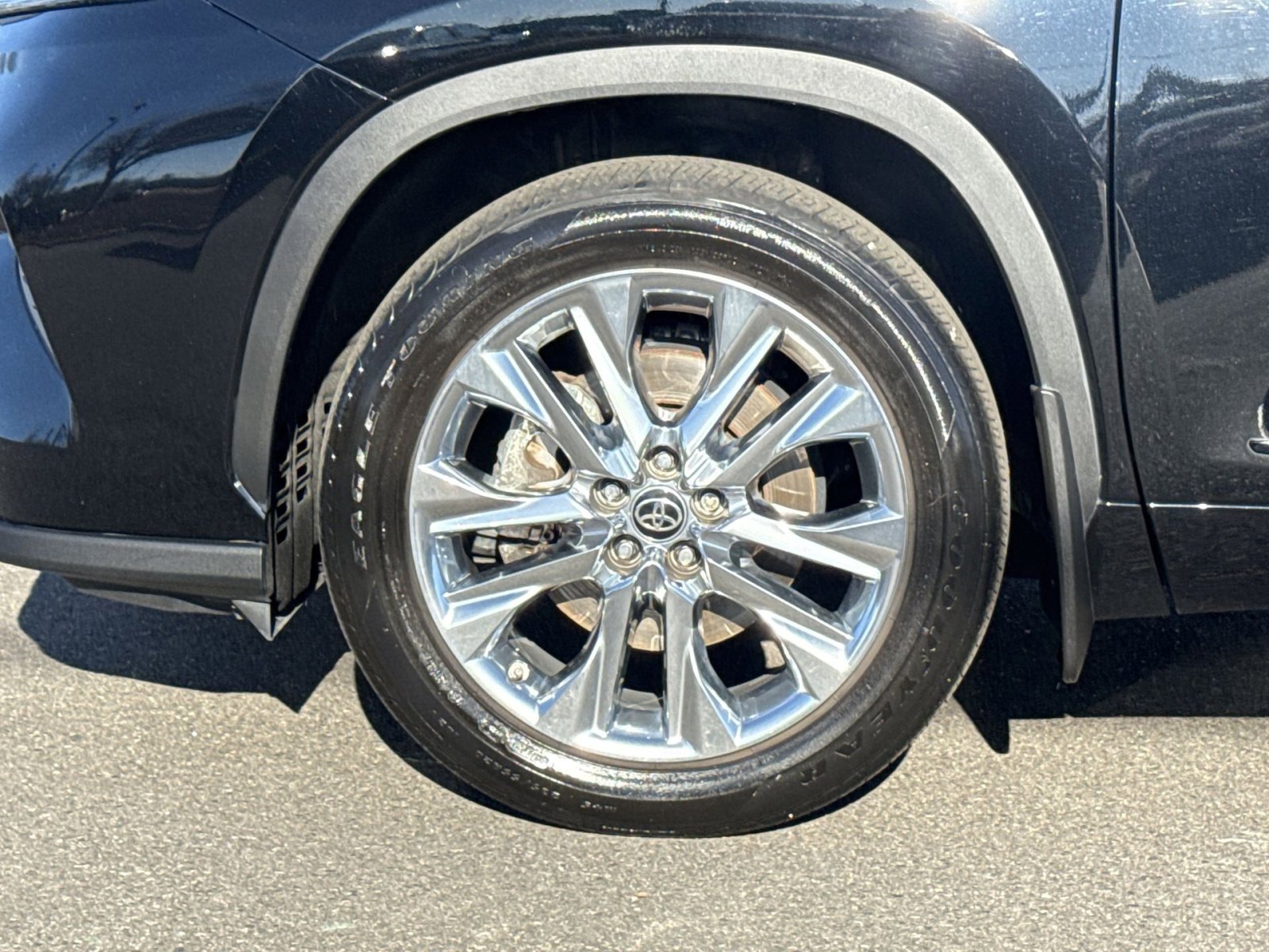 Used 2023 Toyota Highlander Limited image 12