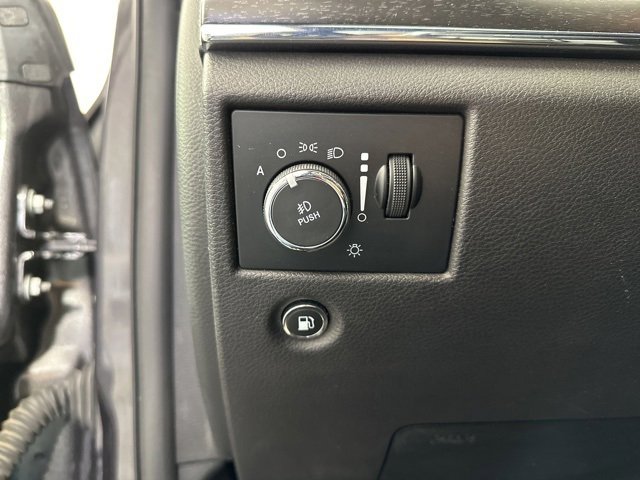 Used 2018 Jeep Grand Cherokee Limited image 12