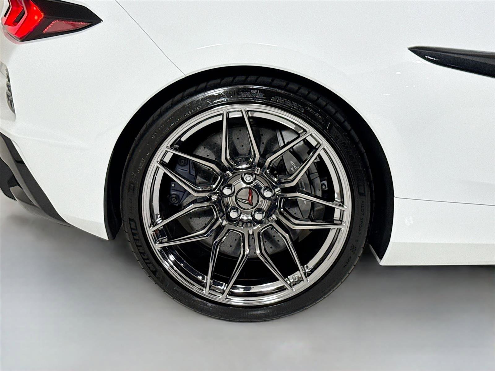 Used 2025 Chevrolet Corvette Z06 RWD image 38