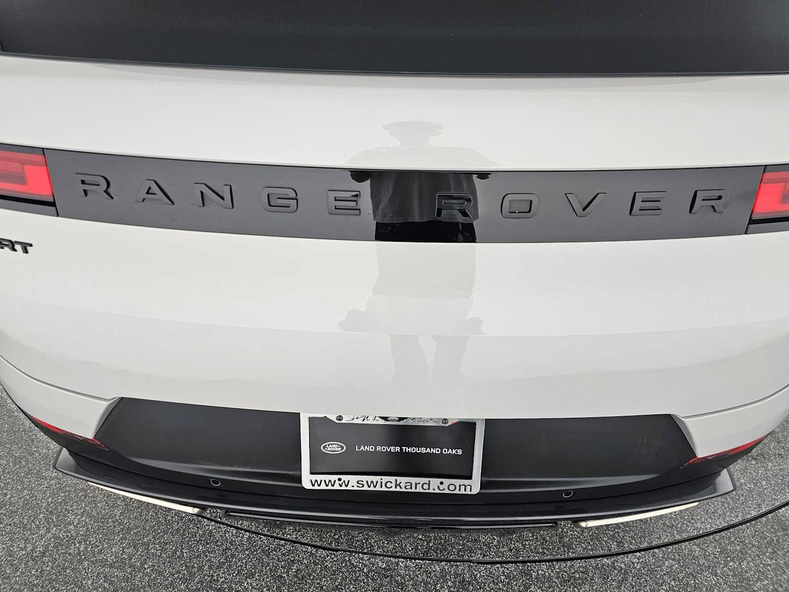 Used 2024 Land Rover Range Rover Sport SE AWD/4WD image 14