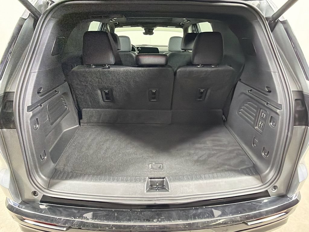Used 2024 Chevrolet Traverse RS w/ LPO, Floor Liner Package FWD image 24