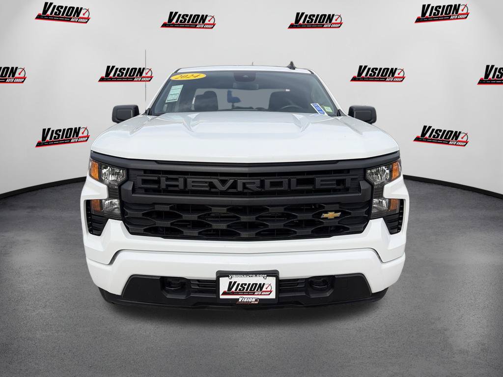 Used 2024 Chevrolet Silverado 1500 Custom AWD/4WD image 2