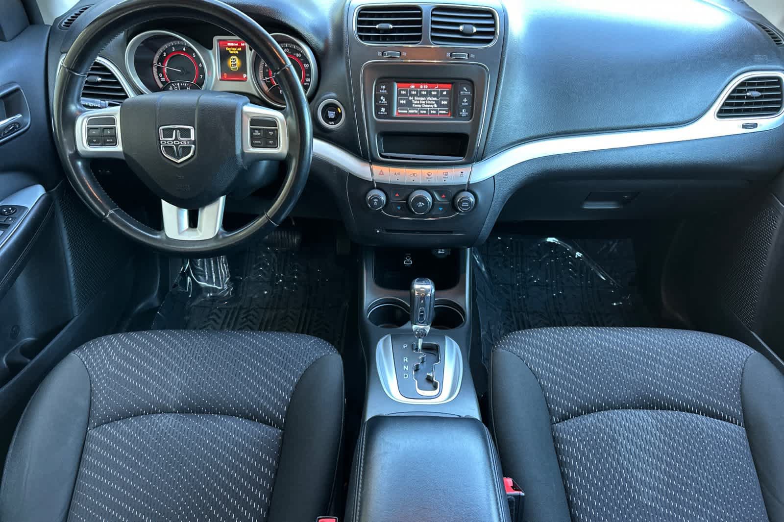 Used 2019 Dodge Journey SE w/ Premium Group FWD image 3