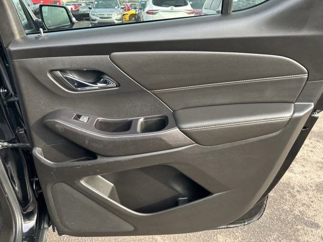 Used 2020 Chevrolet Traverse LT image 40