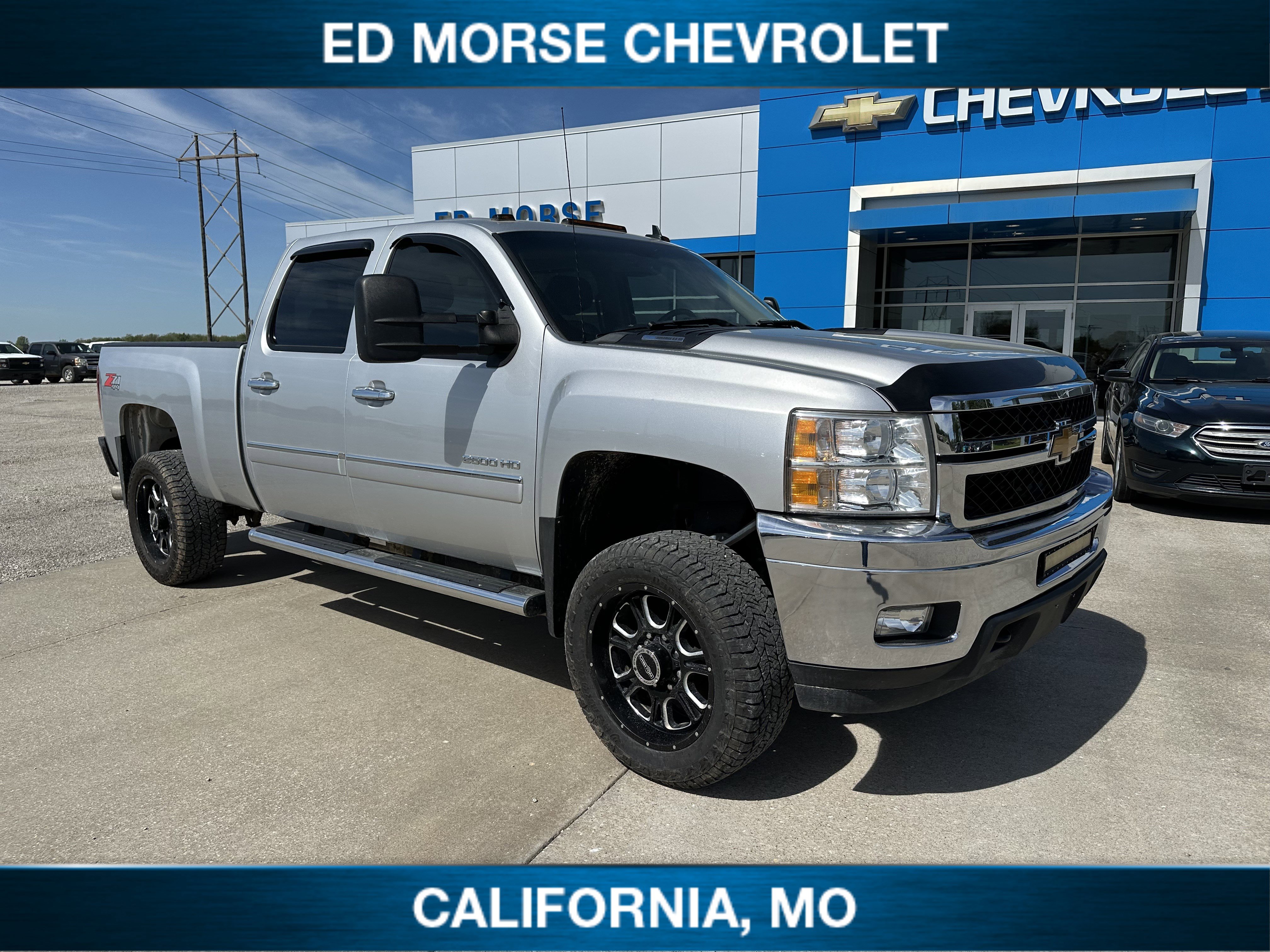 Used 2014 Chevrolet Silverado 2500 LT w/ Custom Sport Truck Package AWD/4WD image 1
