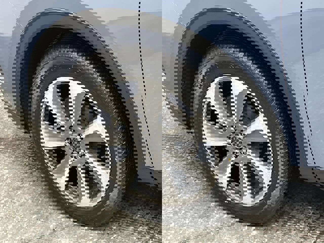 Used 2024 Ford Escape Platinum image 31