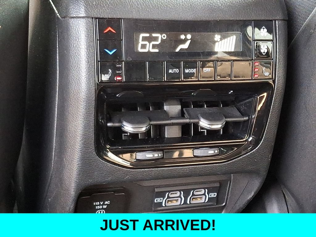 Used 2024 Jeep Grand Cherokee L Limited AWD/4WD image 12