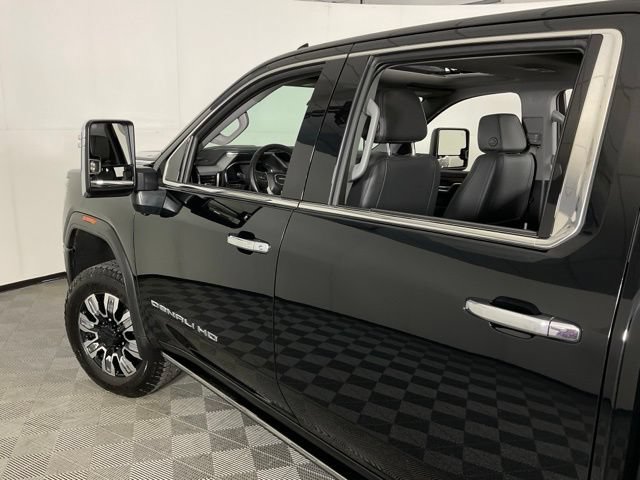 Used 2025 GMC Sierra 2500 Denali w/ Denali Reserve Package AWD/4WD image 44
