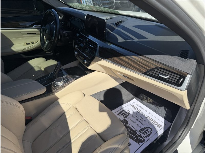 Used 2019 BMW 540i RWD image 30