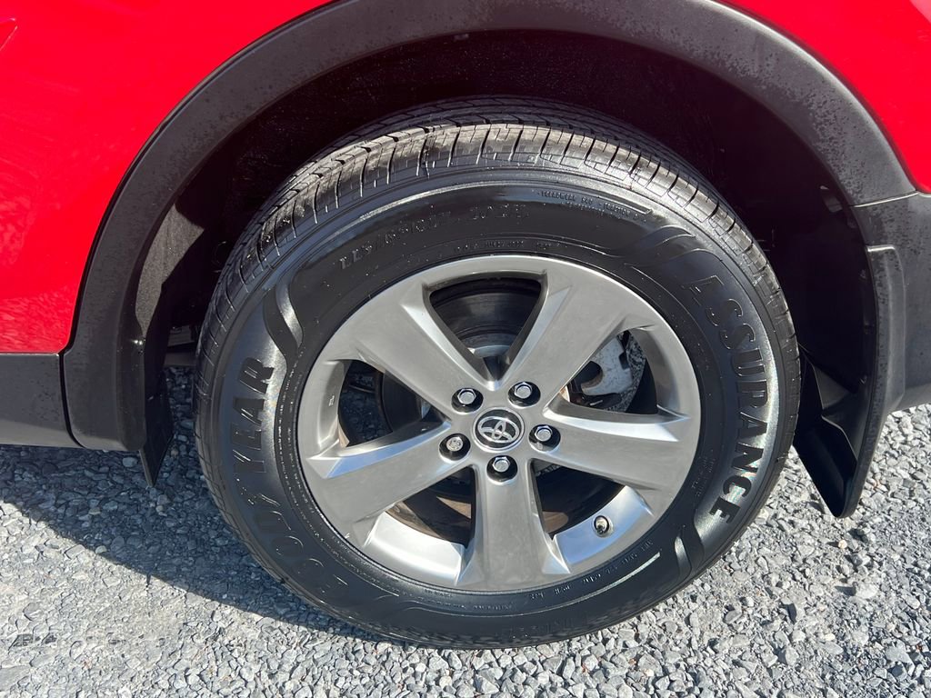Used 2015 Toyota RAV4 XLE AWD/4WD image 14
