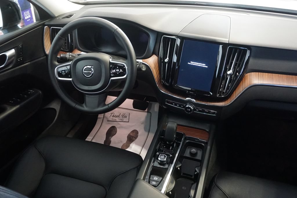 Used 2024 Volvo XC60 B5 Plus AWD/4WD image 30
