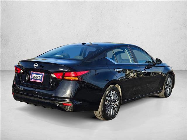 Used 2024 Nissan Altima 2.5 SV image 5