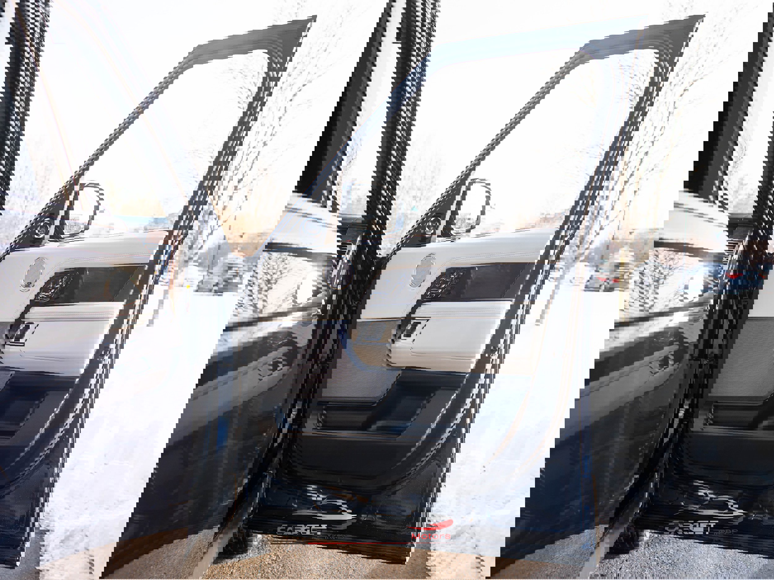 Used 2020 Land Rover Range Rover HSE image 43