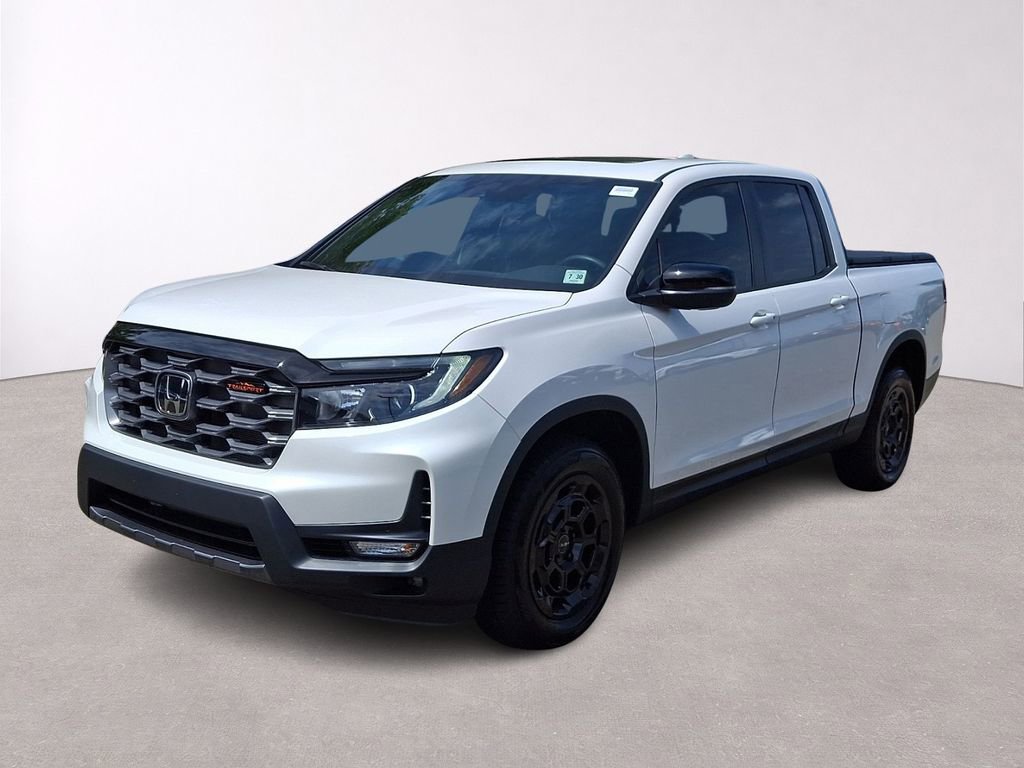 Used 2025 Honda Ridgeline TrailSport+ image 3