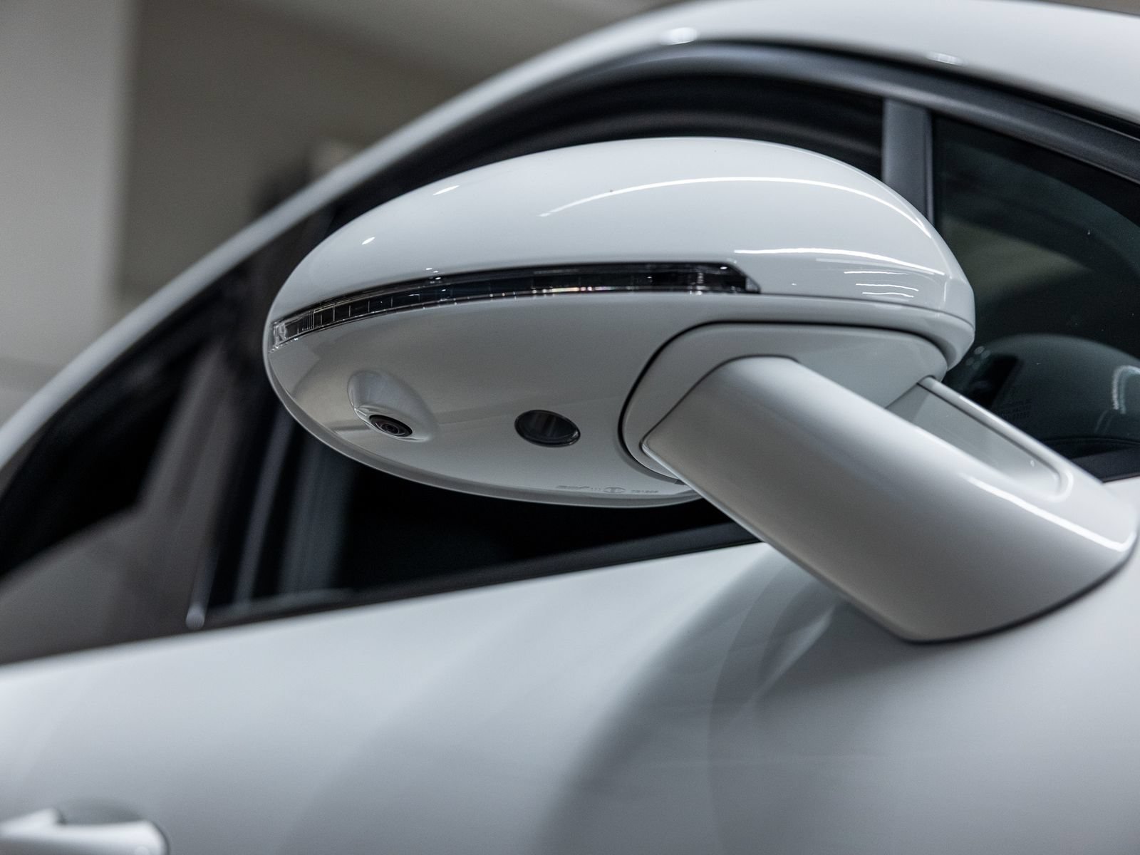 Certified 2026 Porsche Macan AWD/4WD image 15