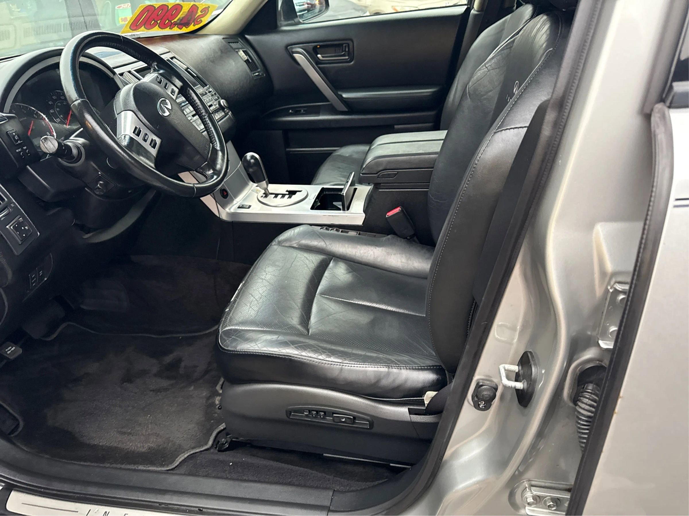 Used 2005 INFINITI FX35 AWD w/ (P01) Touring Pkg image 10