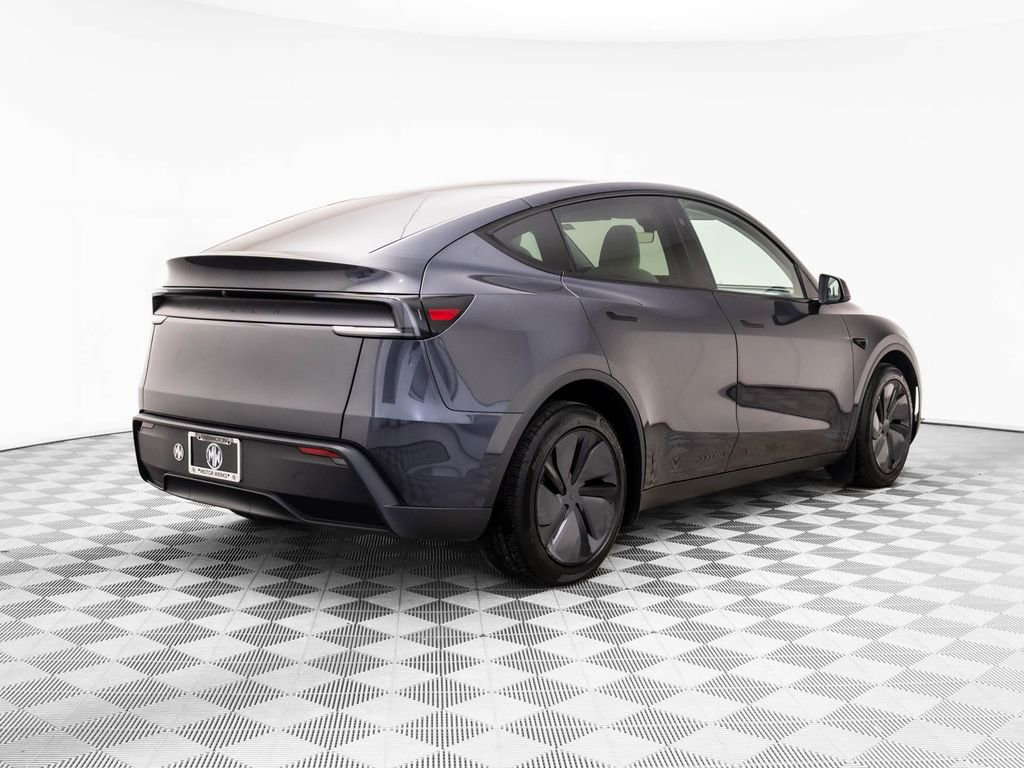 Used 2026 Tesla Model Y 2WD image 7